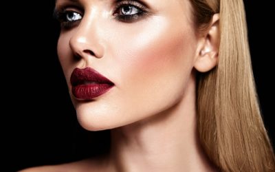 Tempi di crisi e rossetto: un piccolo lusso a cui le donne non vogliono rinunciare!